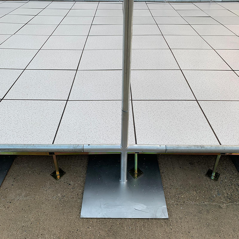 Tenda in rilievo con struttura in acciaio ricoperta a membrana da 5x7 m