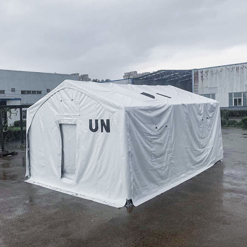 Tenda in rilievo con struttura in acciaio ricoperta a membrana da 5x7 m